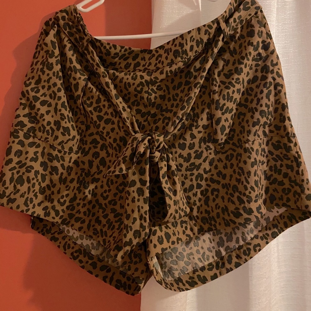 Cheetah high waist shorts size:XXL